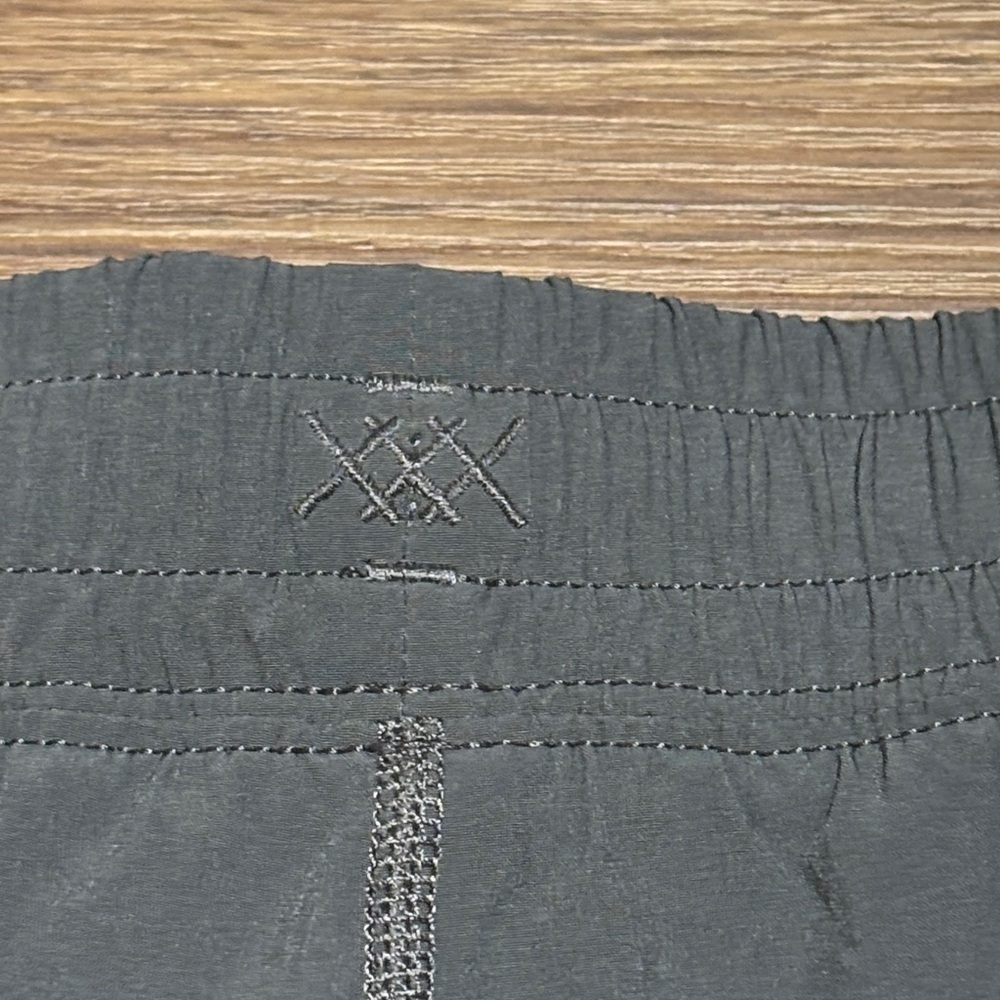 RHONE Dark Gray Lined Training Shorts Mens L Athletic Gym Run Active - Picture 5 of 9